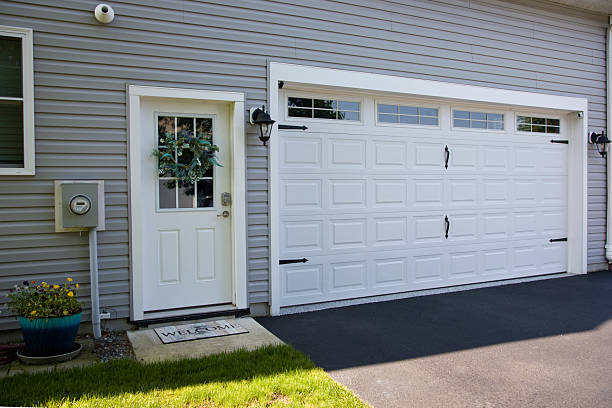 24/7 Emergency Garage Door Panel Replacement experts in Woodville, CA
